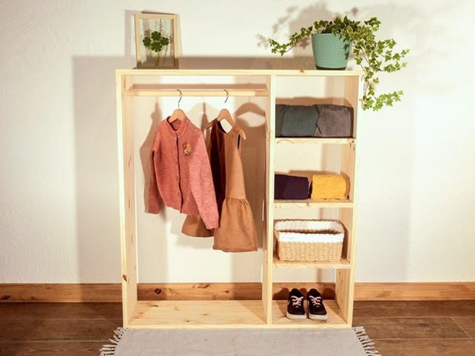 お子様のワードローブ