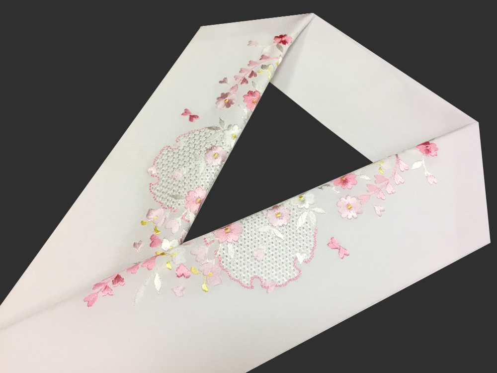 成人式や卒業式に！「桐の花」刺繍半衿で華やぎをプラス