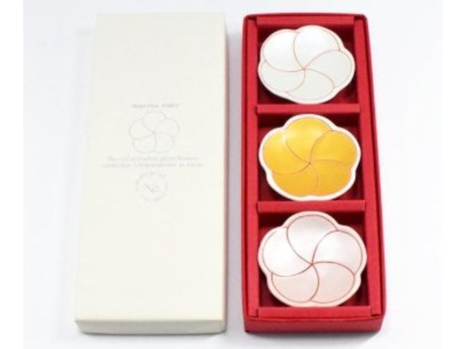 捻り梅　紅＆白＆金　箸置き　3個セット