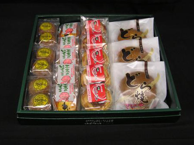 予算3000円の消耗品の出産祝いでおすすめのりんごパイや和菓子の詰め合わせセット