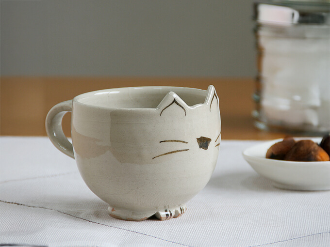猫好きにはたまらないグッズの猫さん型和食器マグカップ