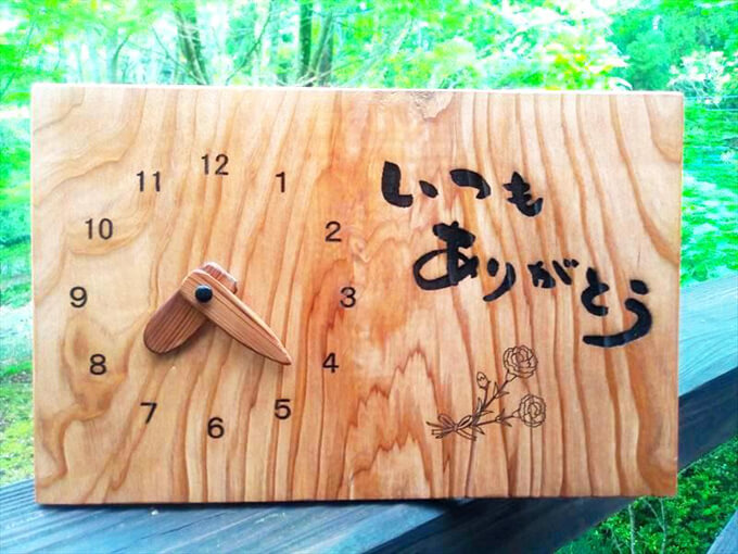 面白いオーダーメイドプレゼントでおすすめの小国杉時計