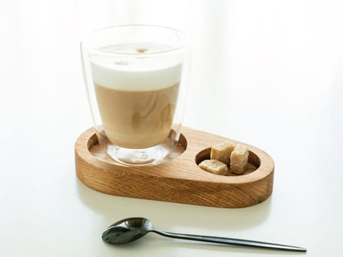 一人暮らしの人への誕生日プレゼントにおすすめのオーク材を使用したカフェトレー
