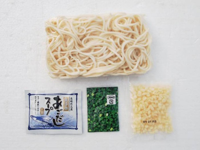 喉越しのよい五島手延うどん 顎出汁スープと天かす、乾燥ねぎセット
