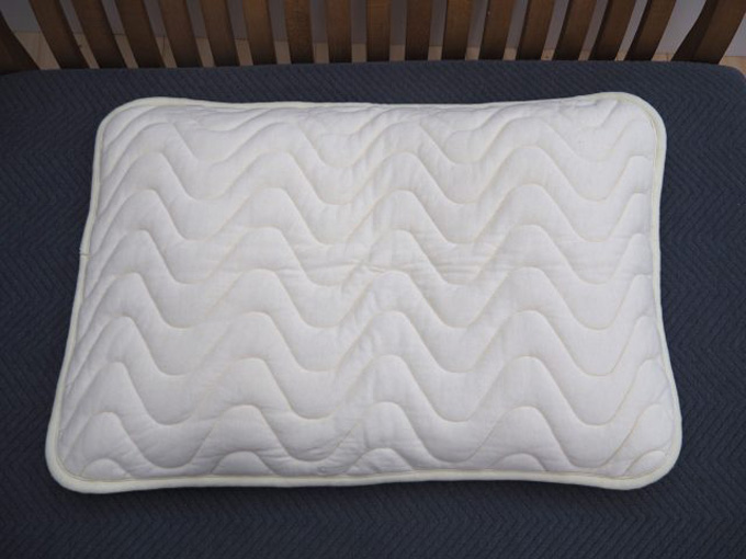 蒸れにくいウール素材の枕