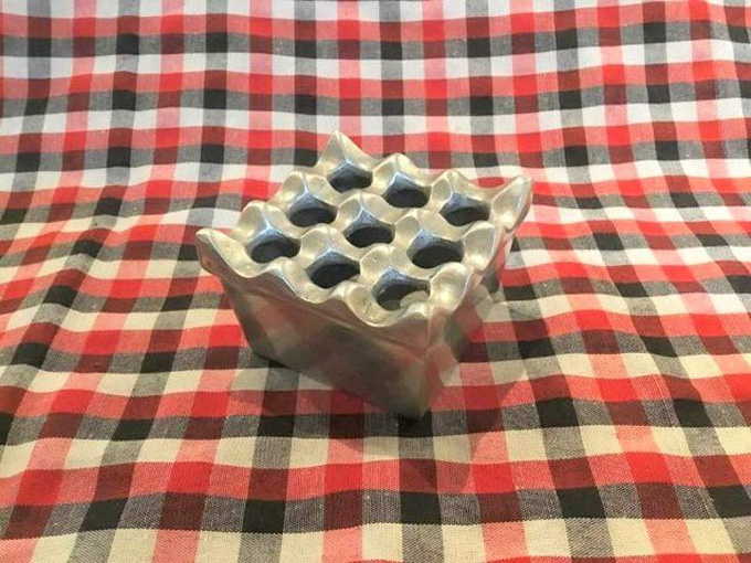 バリ島で販売されていた重厚感のある灰皿