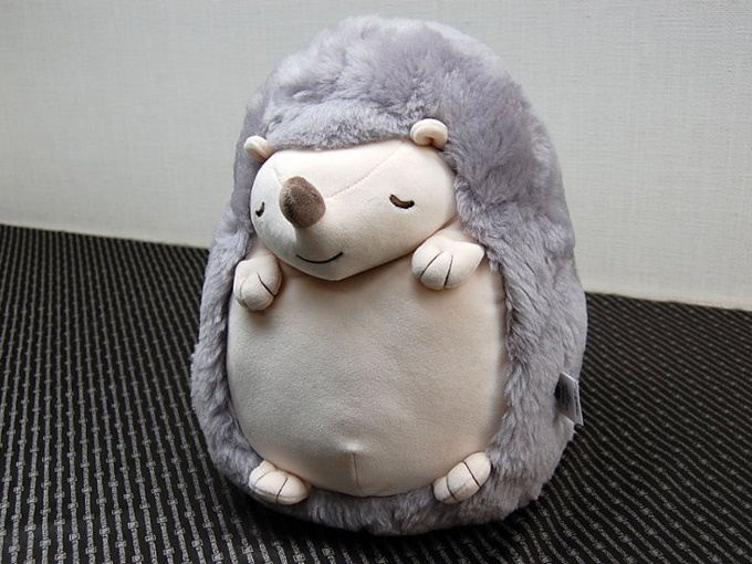 ムートンを使用したはりねずみのぬいぐるみ