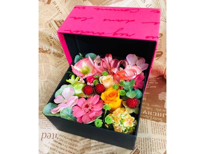 プリザーブドフラワー入り造花ボックス