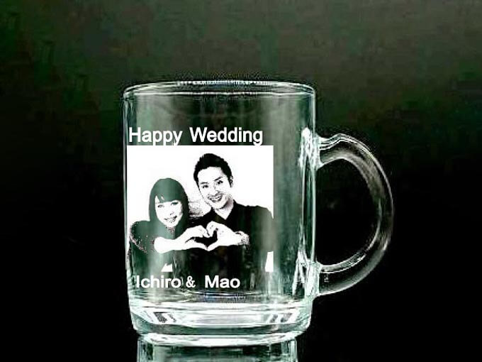 同窓会の記念品でおすすめの写真が彫刻できるマグカップ