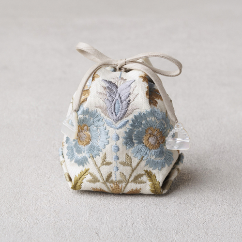 ひと針に宿る美しさ、刺繍という繊細なアートの世界