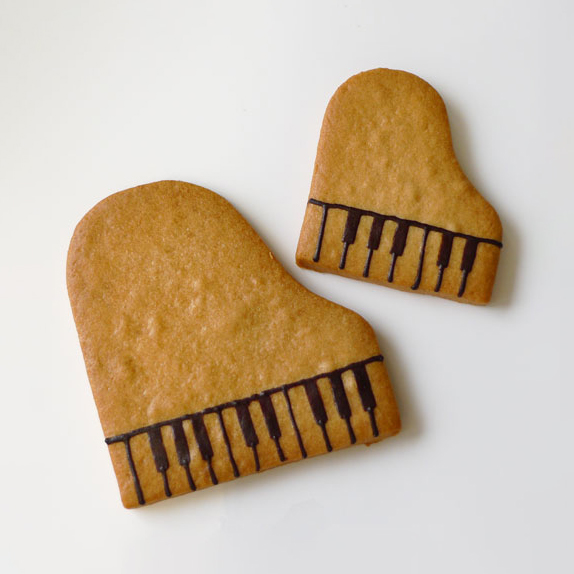 メロディが聞こえてきそうな♪ にぎやかな音楽モチーフ