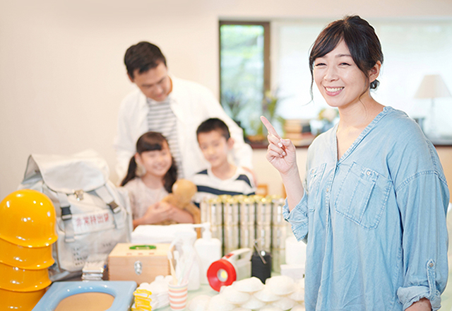 家族で防災用品のチェック