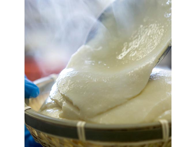 湯気の立つ豆腐