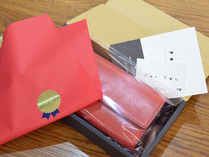 ギフト包装の箱