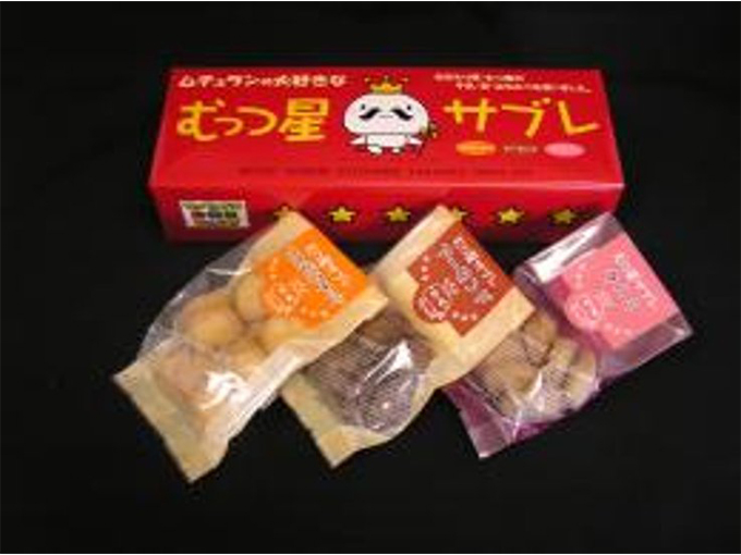 センスのいいプチギフトでおすすめの青森県むつ市のPRキャラクター ムッシュ・ムチュランI世がパッケージに描かれたサブレ