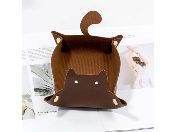 おしゃれな猫モチーフ雑貨でおすすめの猫型小物トレー