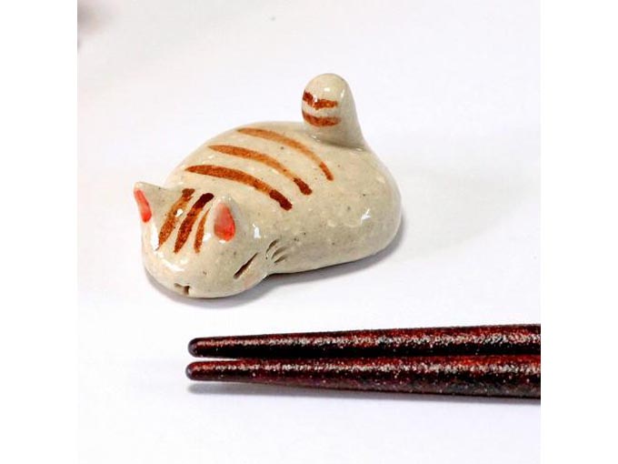 豆屋　箸置き（平たい猫　トラ）