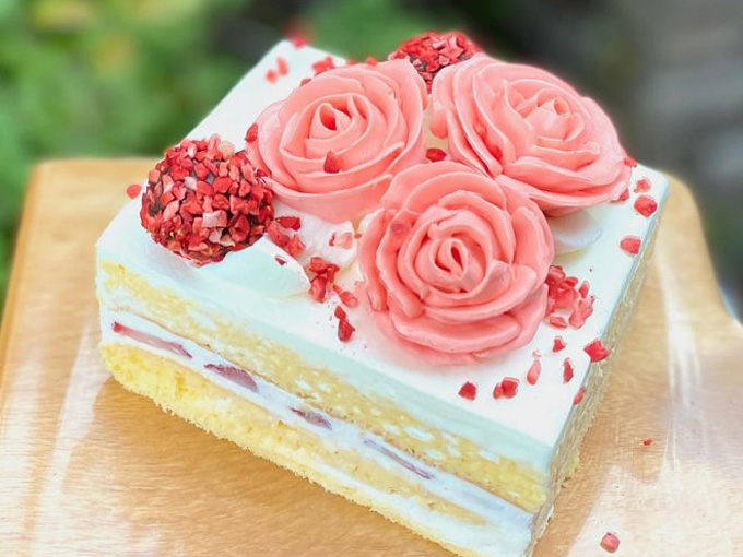 低糖質いちごのデコレーションケーキ