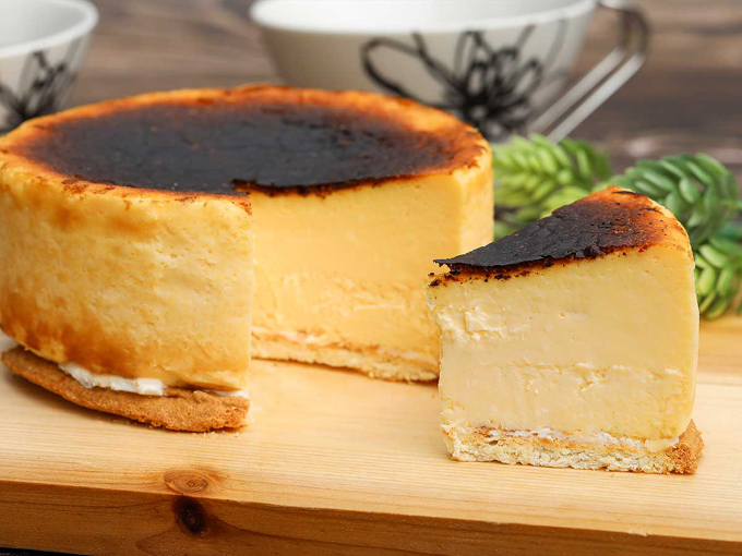 男女兼用プレゼントでおすすめのバスクチーズケーキ