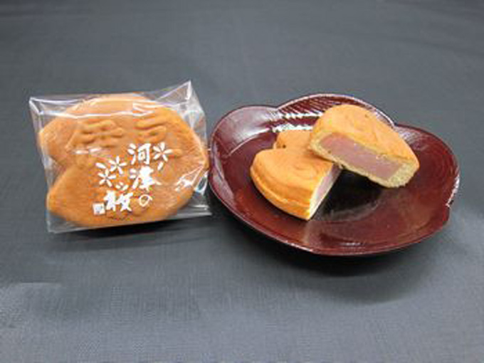 珍しい和菓子でおすすめの桜の花びらを模した形状のまんじゅう