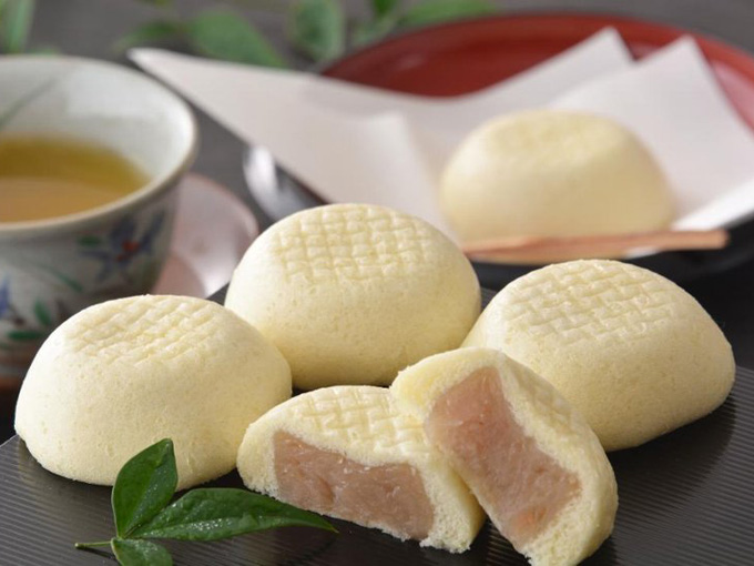 珍しい和菓子でおすすめのたい焼きのようなフォルムのまんじゅう