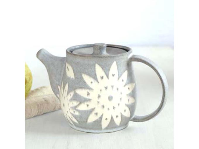 マットな手触りのポット