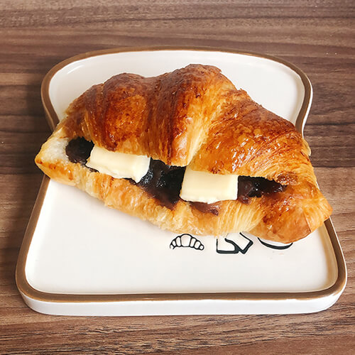 自家製つぶあんが魅力！あんバタークロワッサン