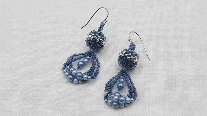 藍染されたビーズでピアスを手作りしてみよう！普段使いにもオススメ
