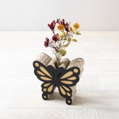 うっとり見惚れる、ひらりと舞う蝶々たちの画像