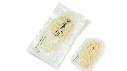 小麦粉不使用！米粉と自然薯でつないだコシのある「蒸し麺」の画像
