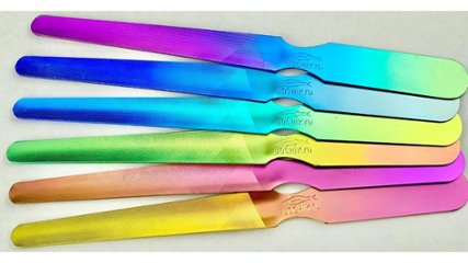 圧倒的存在感と最高の使い心地。プロも信頼する老舗の“グラデーション高級爪ヤスリ”の画像