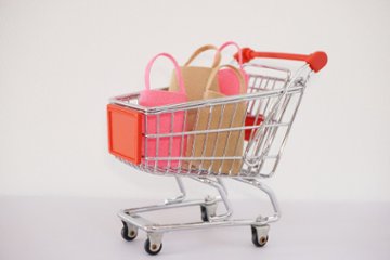 「好きな商品」と企業への信頼、購買意識の関係について調査の画像