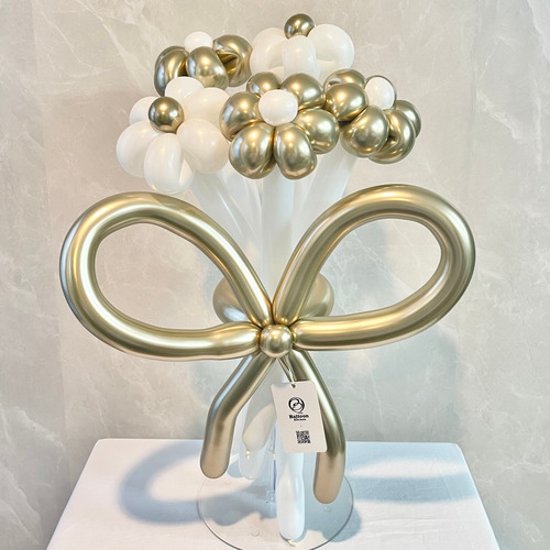 white×gold balloon bouquet画像