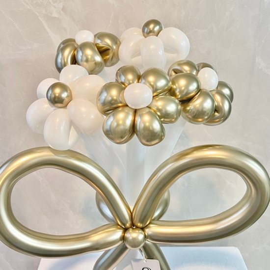 white×gold balloon bouquet画像