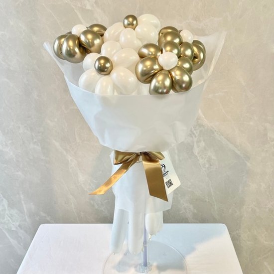 white×gold balloon bouquet画像