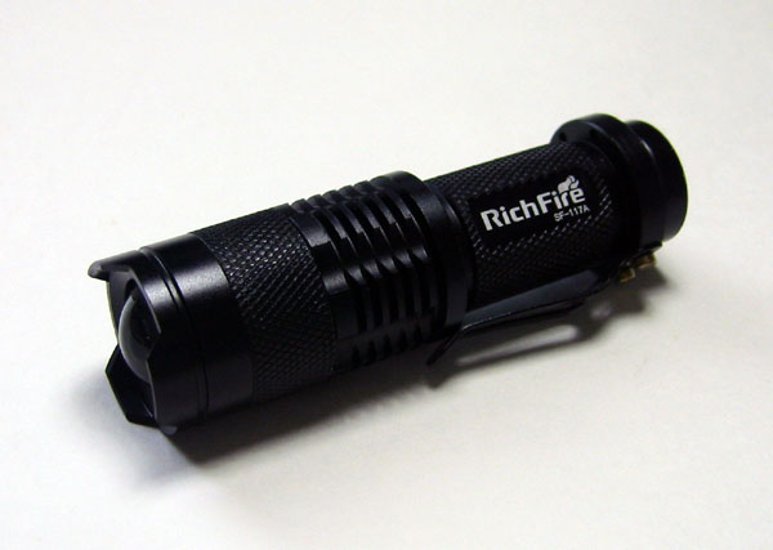 【送料無料】RichFire　フラッシュライト　SF-117A　250ルーメン画像