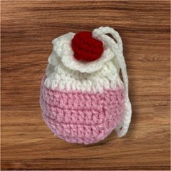手編み 巾着 3個セット スイーツモチーフ プリン パフェ ゼリー チェリー付き ハンドメイド 小物入れ ミニ巾着 かわいい アクセサリー入れ イヤホン ケース ギフト プレゼント 編み物 レディース画像