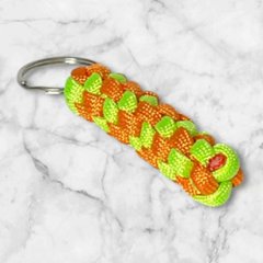 パラコード キーホルダー オレンジ ライトグリーン 編み込み ハンドメイド キーリング アウトドア レディース メンズ おしゃれ かわいい バッグアクセサリー リュック キーケース プレゼント ギフト画像