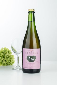 【ロゼ泡】うさうさのプチファーム ロゼスパークリング ウサギの泡ロゼ NVの画像