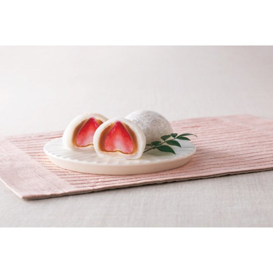 2025年お歳暮特別企画 ザ・スウィーツ　苺キャラメル大福（８個）【全国送料無料】画像