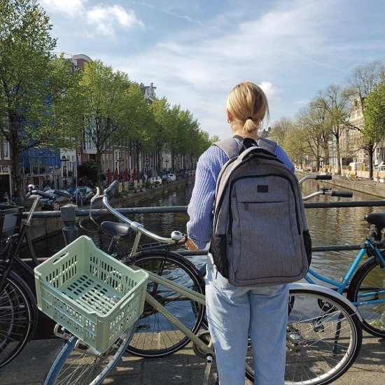 メイトイン　ラップトップ　バックパック　１５．６インチ グレー 1007 00GRY 15.6画像