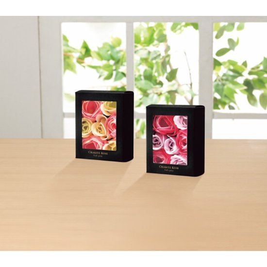 【母の日専用】シャリテローズバスペタルミニ エレガンスローズ商品のお届け期間：5.6(水)～5.10(日)。5月6日以降のご注文は「遅れてごめんね」対応となります。画像