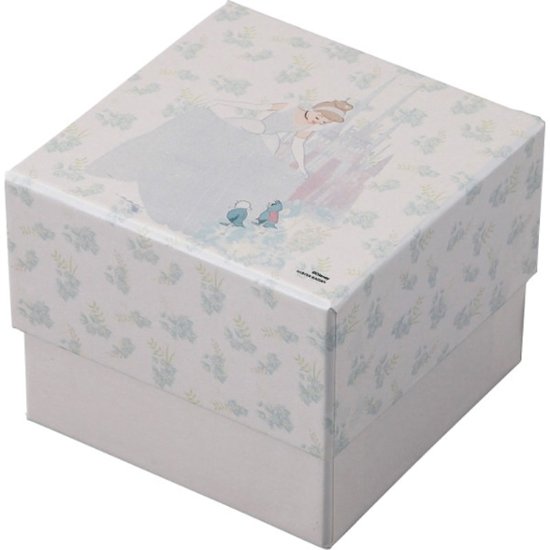 【母の日専用】オルゴール付きボックスフラワーアレンジメント（シンデレラ）商品のお届け期間：5.6(水)～5.10(日)。5月6日以降のご注文は「遅れてごめんね」対応となります。画像