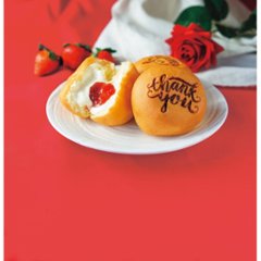 【母の日専用】八天堂　Ｔｈａｎｋ　ｙｏｕくりーむパン・あまおう苺詰合せ（６個）商品のお届け期間：5.6(水)～5.10(日)。5月1日以降のご注文は「遅れてごめんね」対応となります。画像