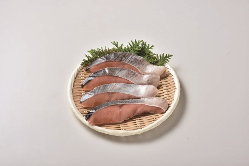 【北海道直送】 三協水産 北海道日高沖　船上活〆桜鱒切身と秋鮭切身 【全国送料込】(沖縄・離島除く)画像