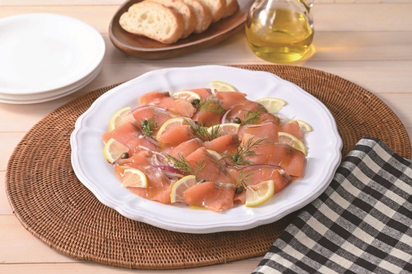 【北海道直送】 三協水産 「生仕立て」船上活〆桜鱒スモークサーモン 【全国送料込】(沖縄・離島除く)画像