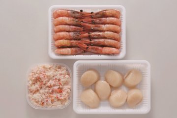 【北海道直送】 カネコメ田中水産 甘えび・ほたて・おおずわいがにほぐし身セット 【全国送料込】(沖縄・離島除く)の画像