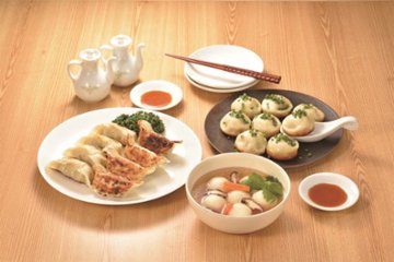 【北海道直送】 佃善 じゃが豚・餃子１６個・小籠包セット 【全国送料込】(沖縄・離島除く)画像