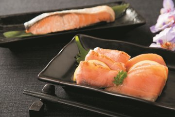 【北海道直送】  三國推奨 漁吉丸の銀聖切身＆スモークサーモン炙り焼きセット MGKU 【全国送料込】(沖縄・離島除く)画像