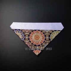 三角打敷き（金襴の布） ５０代 正絹 紺地（その１-2、中央朱柄）-Hの画像
